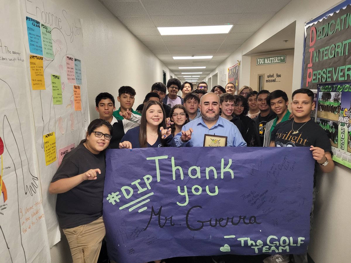 Big thank you going out to our fearless leader, Mr. Carlos Guerra. Always supporting our Montwood Golf Family. Dedication, Integrity, Perseverance @MontwoodHS @_MHSSTUCO @MontwoodFB @SISD_HS @AnaPlayer_MHS @CHernandez_MHS #DIP #Excellence