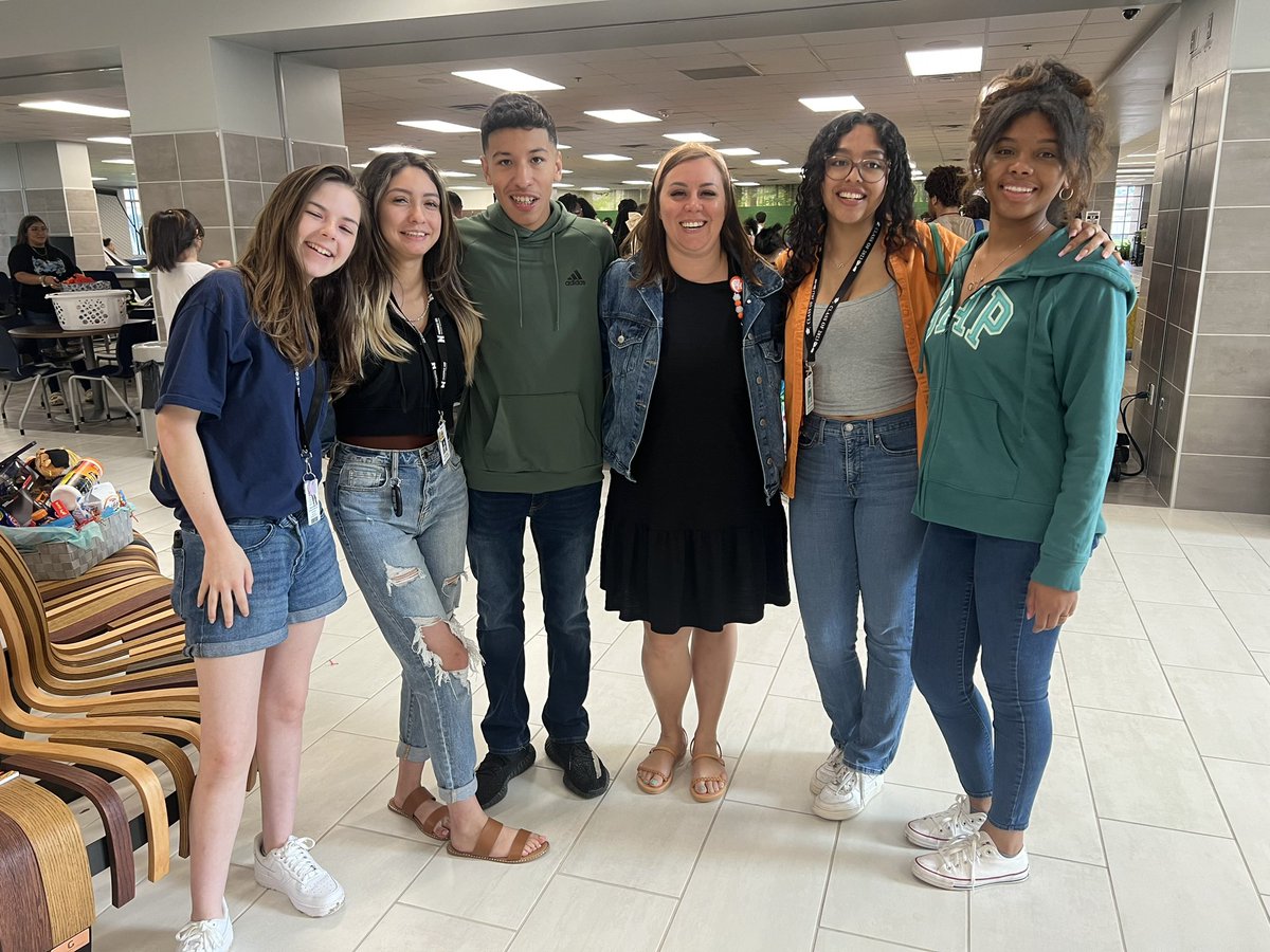 My last Tiger family seniors graduate tomorrow! All 5 earned their Associates, 2 are in the Top 10, 1 early grad, and ALL #CollegeBound! This Tiger mama could not be more proud! #loudandproud #UKnighted #TigerFamily @HumbleISD_SECHS @HumbleISD @HumbleISD_AVID @HumbleISD_PSS