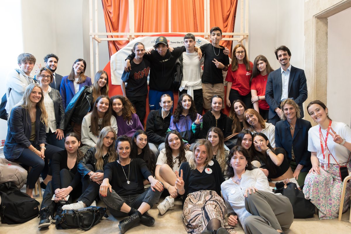 GruppoCDP's tweet photo. 🎧Ascolta “La scuola del futuro”, il #podcast realizzato dai giovani #studenti di Roma, Napoli e Torino con il contributo dei volontari di CDP e #FondazioneCDP nell’ambito del progetto #YouTheFuture.
👉 Leggi i dettagli: https://t.co/1DVuNAWXOf https://t.co/X8nf0Q2zfO