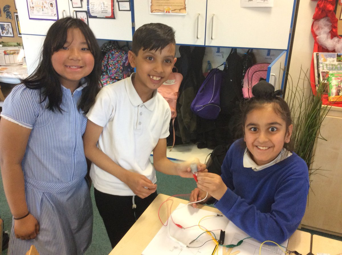 We had an amazing time this afternoon using our skills learnt earlier in the year in science to create a circuit. Then we used our design and technology skills to add the fan to the circuit. Tomorrow we will evaluate our designs. <a href="/foxfield/">FoxfieldPrimary</a> <a href="/FoxfieldScience/">Foxfield Science</a>