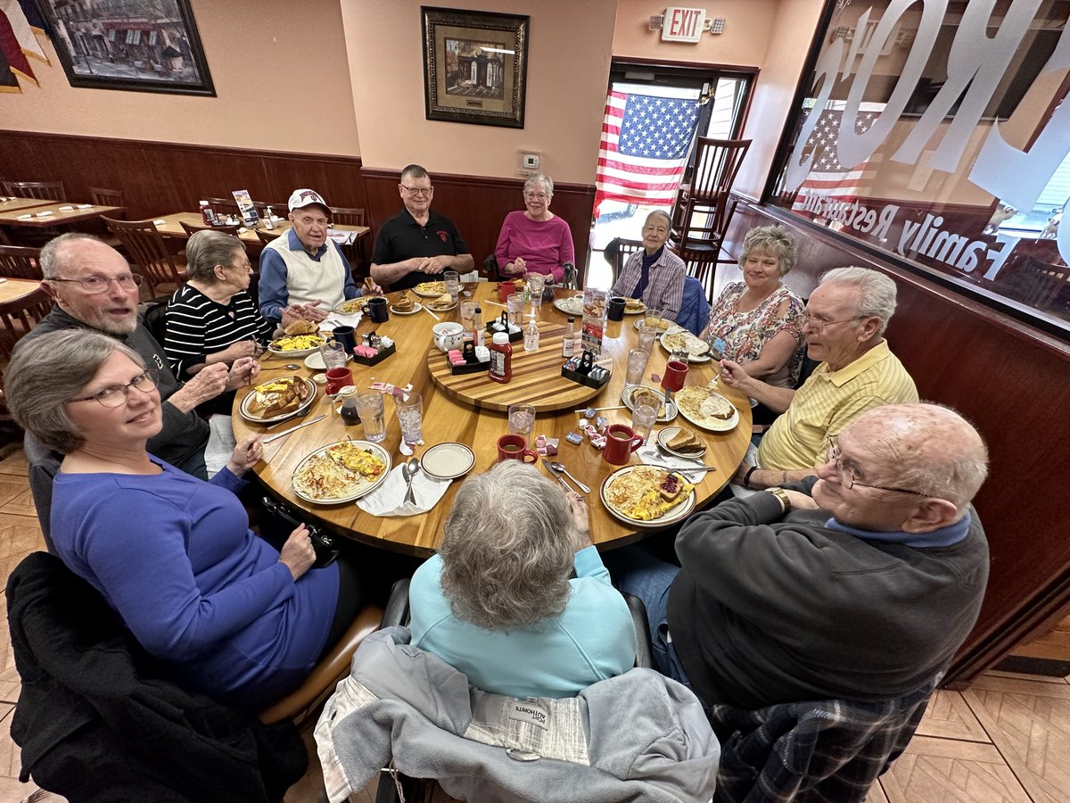 SpringhurstHC's tweet photo. Sero's is just what the doctor ordered!
Well, maybe not the country fried steak with gravy and hash browns, but the fellowship was.
#SpringhurstVillaLife https://t.co/8hbnDqVzl5