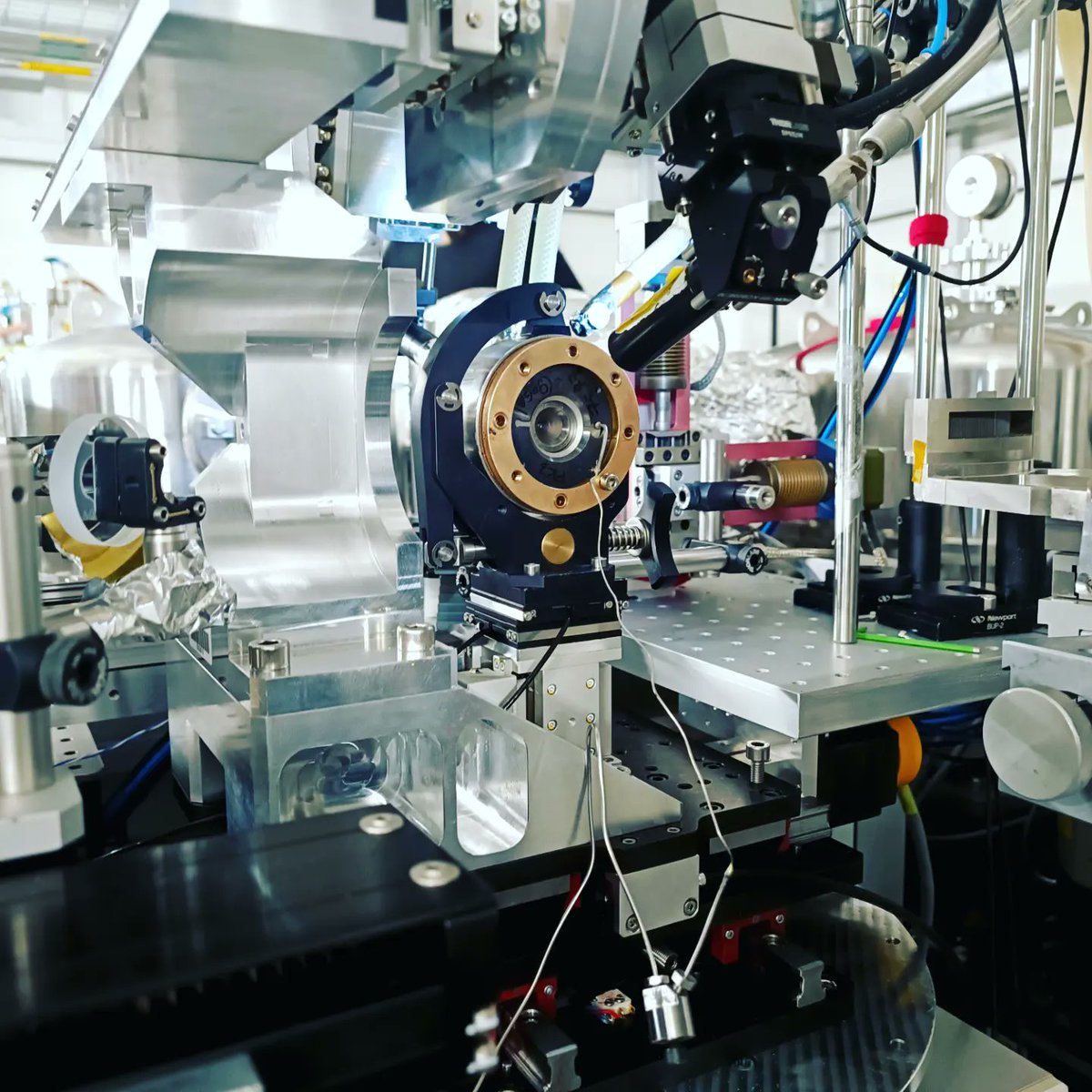 Another beamtimes (6+7 out of 10 this academic year 2022/2023), back to diamonds 💎 lasers ⚠️ and extreme conditions at @esrfsynchrotron @MEx_ESRF will be back soon !!! #labgirl #postdoclife #ScienceInAction