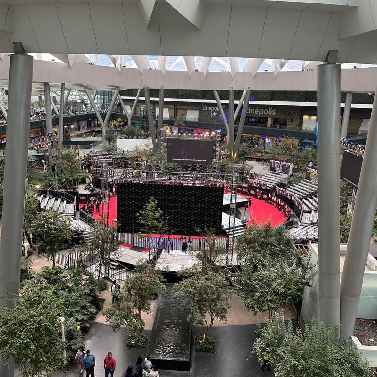 mikearciniega's tweet image. #BornToCreate