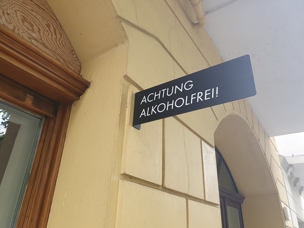 JoachimHesse's tweet photo. So wichtig: gute #Warnschilder. https://t.co/Z2lPtcDHEr