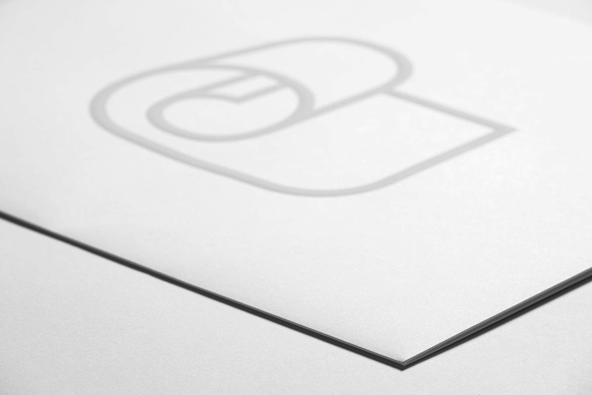 GFSmithpapers's tweet photo. Munken Design Lynx Rough Natural White 170gsm inner pages with a @colorplanpapers Ice White Wire emboss 175gsm cover for Perrakis Papers pre creased corporate sample folder. 

Designed by MNP Athens, printed by Typografio Pletsas Kardari with photography by Giagkos Papadopoulos. https://t.co/VIUaDpHQZ9