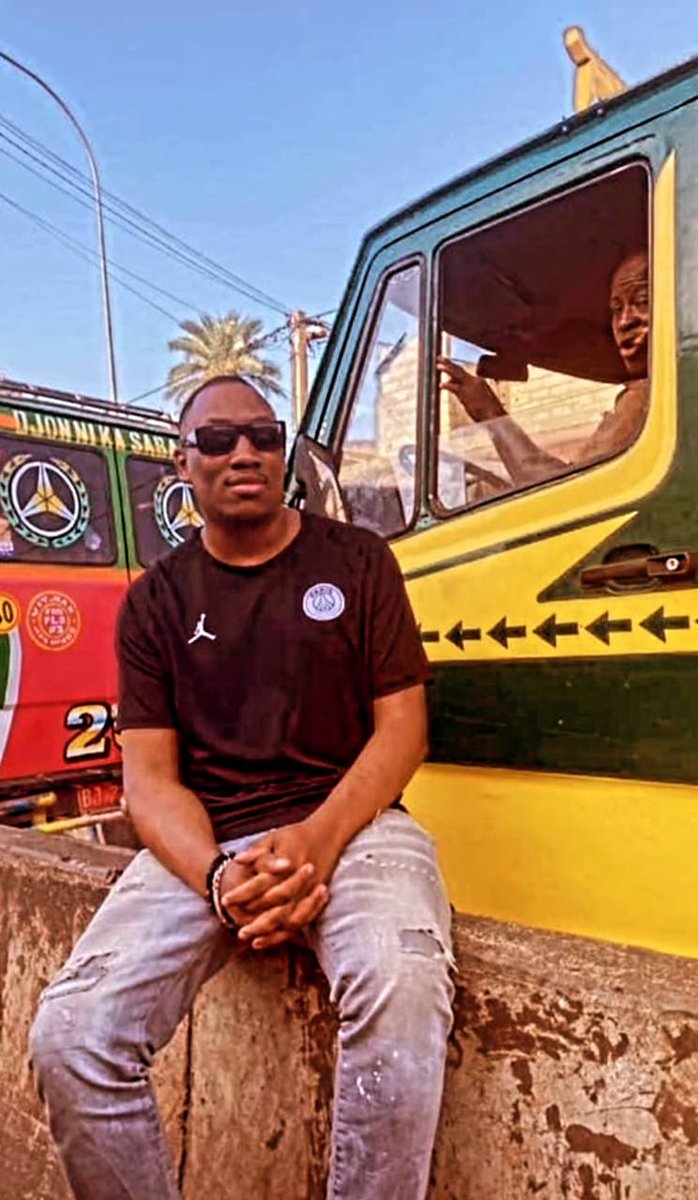 Bon anniversaire au grand <a href="/Mokobe113/">Mokobe</a> merci pour les classiques ! Ici ça écoute toujours AFRICA FOR EVER 50 CFA le clip qui te fait oublier tes soucis #CDouxDeh #LesJalouxVontMaigrir #TuMeDisDesWesh 🔥🇲🇱🎊