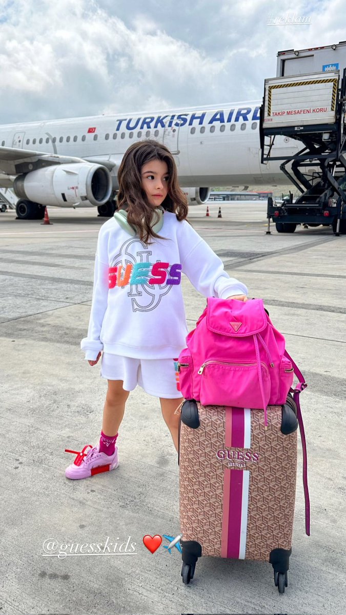 alverna97956732's tweet photo. Our little lady #KirazBolat #MayaBasol representing #Guesskids #TurkishAirlines
#KeremBürsin https://t.co/hpAhvIbWcE