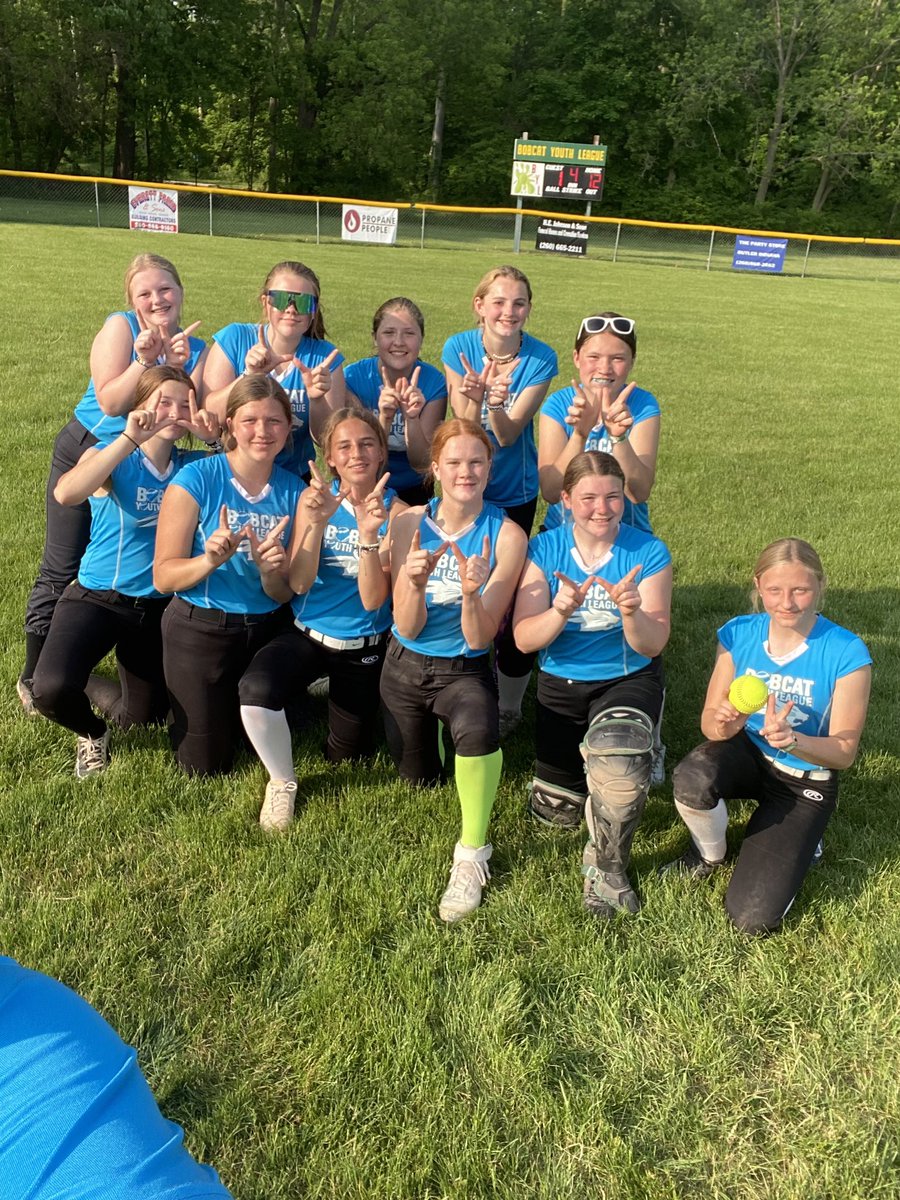 mataya314's tweet photo. Another win last night for these future Blazers! Way to keep working hard and improving 💚⚡️@KesslerSkye @BlazerSoftball0 https://t.co/YFA32IGR5k