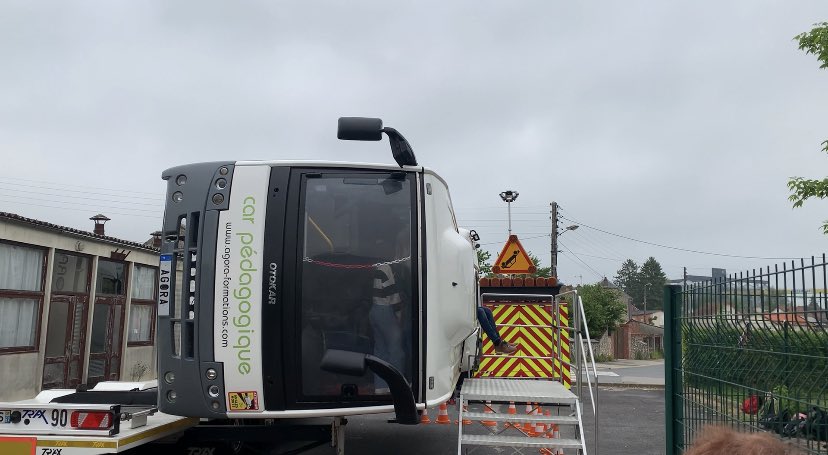 Jenniferlelievr's tweet image. Forum sécurité routière pour TOUS les élèves du collège d’Esternay 
Sécurité dans le bus,interventions des pompiers,des gendarmes,du simulateur 2 roues,de la SNCF afin d’aborder la sécurité sous toutes ses formes 🛣🚏🚂🏍🚒
Journée intense 
#CESCE 
@OlivierBrandouy @LalouxCecile