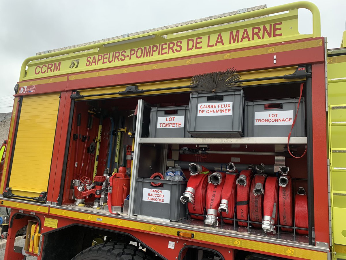 Jenniferlelievr's tweet image. Forum sécurité routière pour TOUS les élèves du collège d’Esternay 
Sécurité dans le bus,interventions des pompiers,des gendarmes,du simulateur 2 roues,de la SNCF afin d’aborder la sécurité sous toutes ses formes 🛣🚏🚂🏍🚒
Journée intense 
#CESCE 
@OlivierBrandouy @LalouxCecile