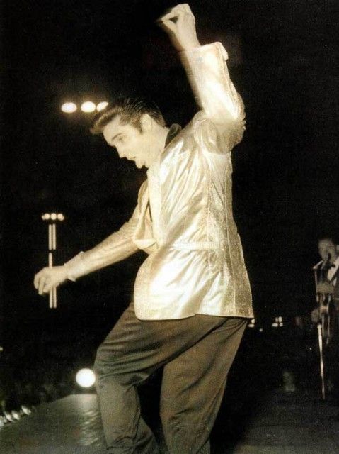 Elvis at Tupelo fair in 1957.