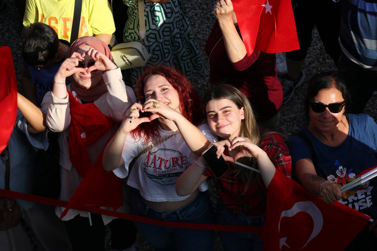 Antalya Manavgat'ta yurttaşlarımızla bir araya geldik.

Çavuşoğlu 'CHP gelirse Rusya ile ilişkiler bozulacak' yalanını söylüyor. Hedefimiz Yurtta Barış Dünyada Barıştır.

İktidarımızda Antalya'nın yüzü gülecek, turizm ve tarımda iyi haberler gelecektir.

#KararVer
#HaydiTürkiye