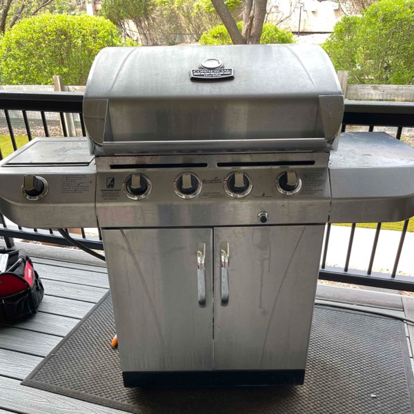 DAppliancePros's tweet photo. Love grilling? Show your grill some love too! Regular maintenance guarantees better performance and longevity. Contact our experienced team for comprehensive grill maintenance and repair. Your taste buds will thank you. 
#GrillMaintenance #ApplianceRepair https://t.co/rHYoSYPsuJ