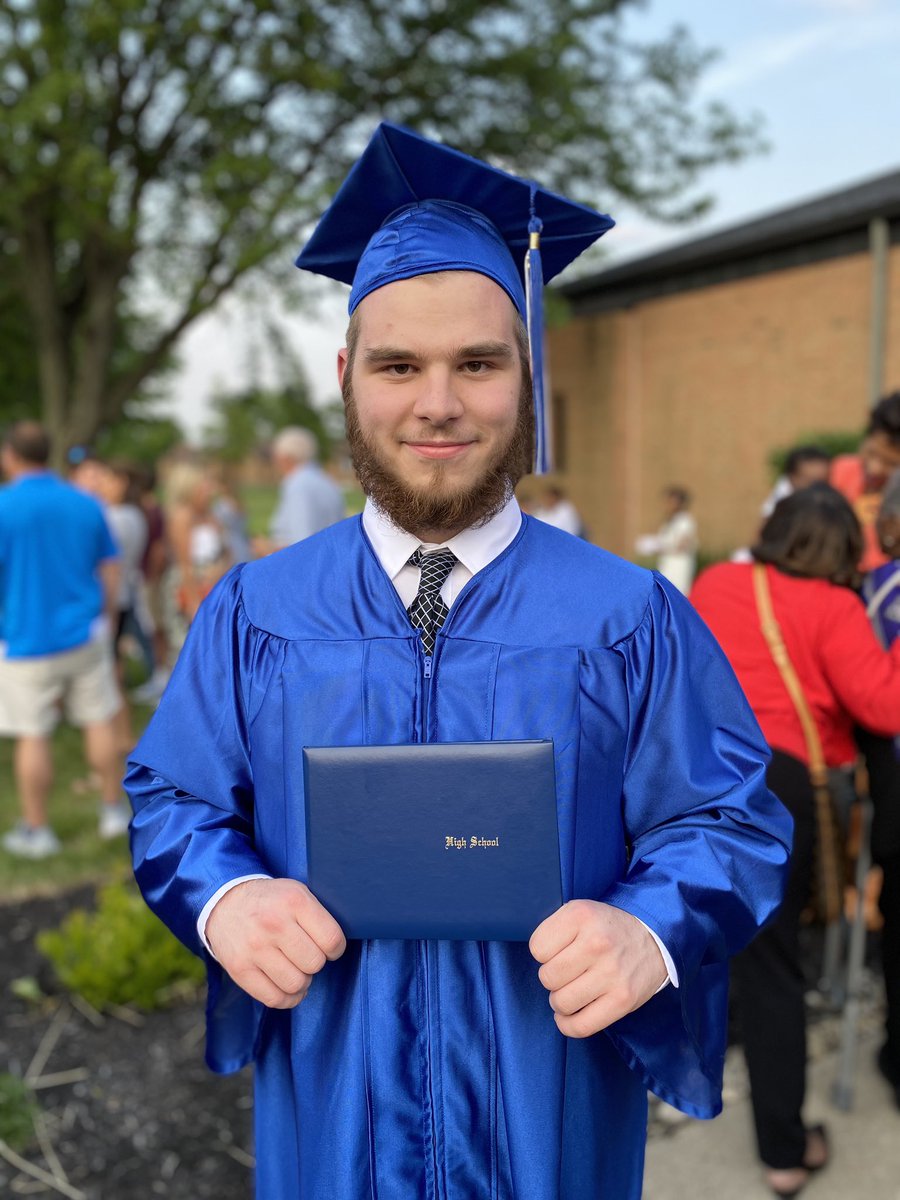 MillerRosePhoto's tweet photo. So proud of my son!!! Did a fun throwback, just 37 years since I graduated 😱😂#classof1986 #classof2023 https://t.co/P9beUmTbaz
