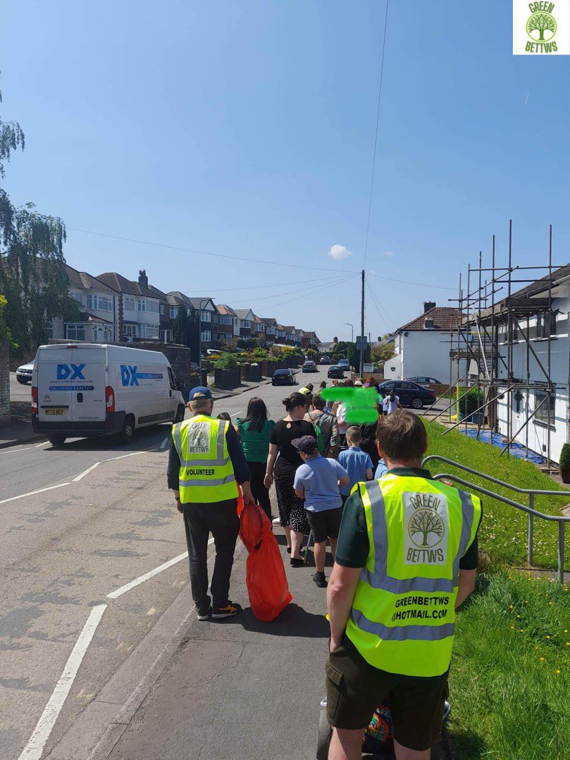 Green Bettws out supporting a community litter pick in Malpas with - Newport North West Ministry Area, pupils from Malpas Church School and Newport High School. Community Pride, community presence and engagement 💚 

#community