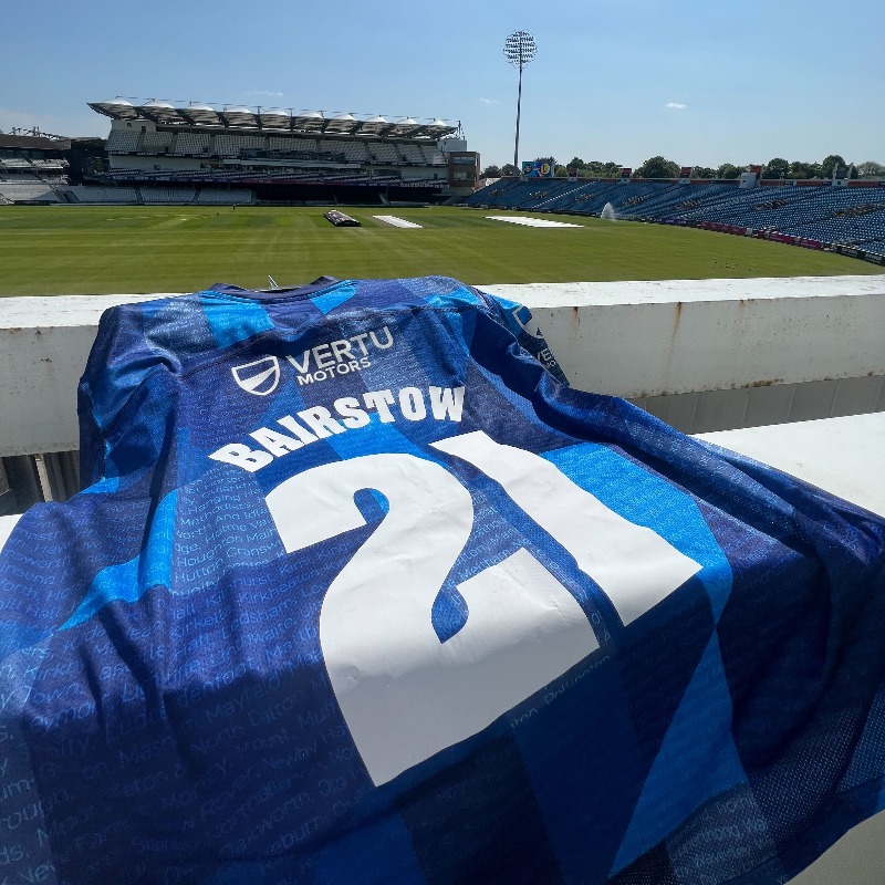 🚨1 WEEK TO GO

The biggest clash of the season returns this time next week👀

To celebrate, we are giving away a Jonny Bairstow T20 shirt🔥

To enter, give this a RT and tag a mate below who you would bring to The Roses clash😎

Winner announced just before the toss next week!💪