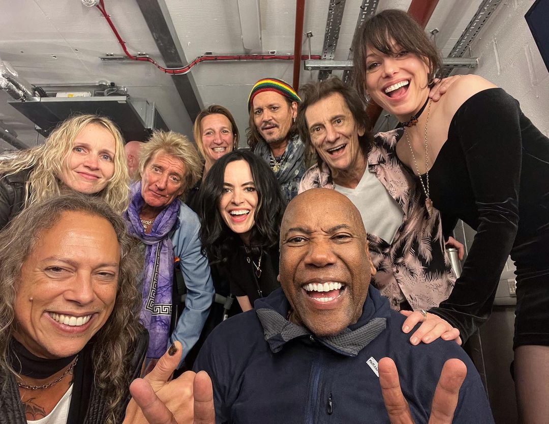 Look at how cute they all are!!!🥹❤ Johnny Depp, Sally Wood, Ronnie Wood, Rod Stewart, Kirk Hammett... backstage yesterday at Jeff Beck Tribute concert.🥹🥺🔥❤❤❤🔥🫠😮‍💨

23nd May 2023 
📸: @ronniewood