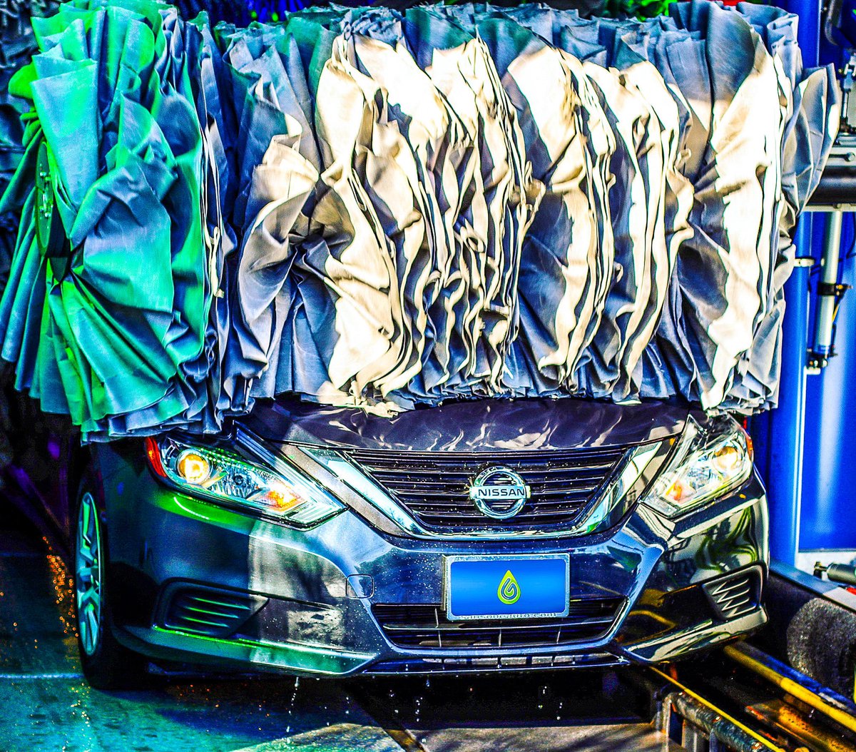 Do you have a favorite day to wash your car? 🤔 Some like to get it in during the week & for others it’s def a weekend thang. HBU? 🚙

Protip: Wash whenever you want with #UnlimitedWashes! 👍

#washwednesday #carwashday #carwashtime #carwash #glowcarwash