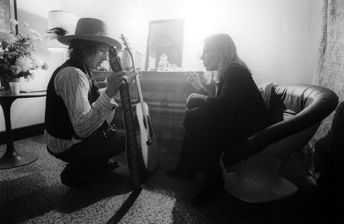 Joni Mitchell tweet media