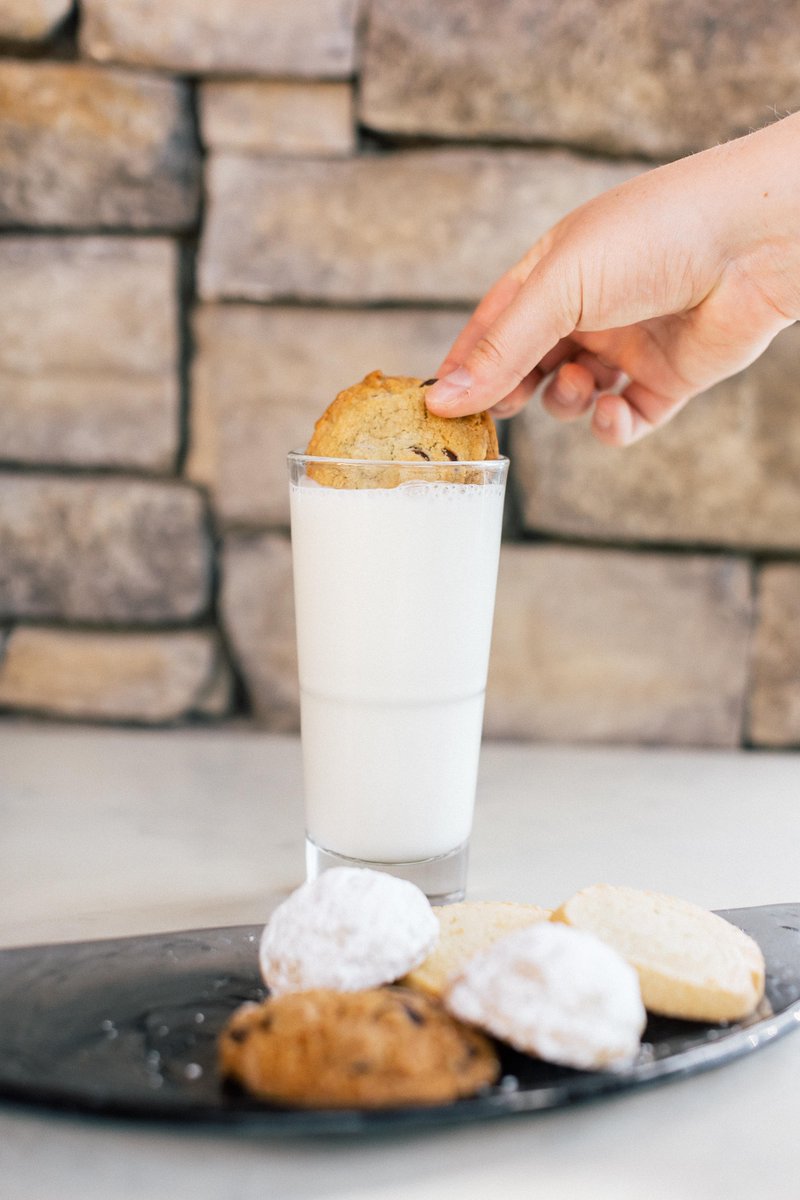 20TwentyGrill's tweet photo. Sometimes all you need is the classic milk and cookie combo 😍 🍪 
.
.
.
.
.
#milkandcookies #perfectpair #dessert #restaruants #sdfoodies #sandiego #carlsbad #visitcarlsbad #dine #local https://t.co/iEtY7VZlb2