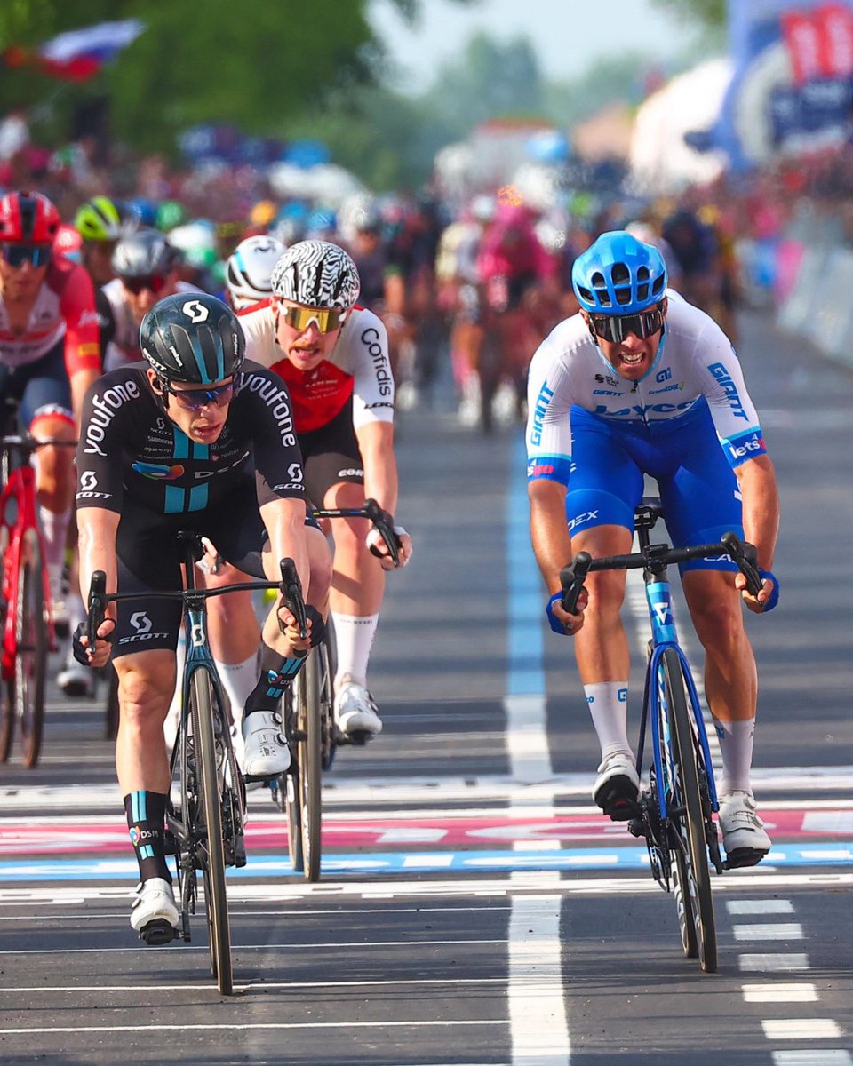 SEGcycling's tweet photo. 🥇 @alberto_dainese takes it home at the #Giro🇮🇹! The former @SEGRacing rider sprinted to victory in a highly contested finale and seized his second-ever Giro win https://t.co/gYNI8TKeDd