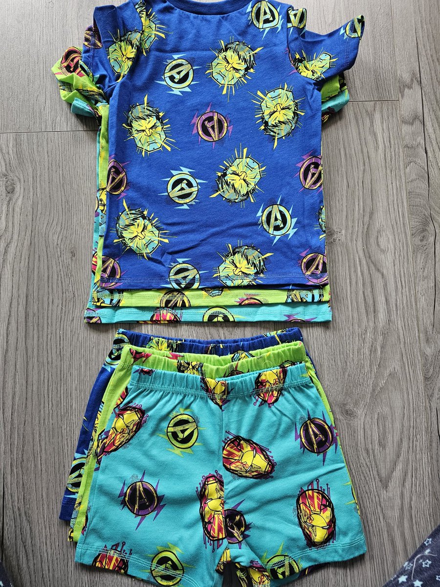 MissGem87's tweet photo. What is going on with @Georgeatasda clothing lately. Sizing is awful. These boys pjs come in a set of 3 and all different sizes! What's worse is the biggest top goes with the smallest shorts. No consistency even in the supposedly matching pairs https://t.co/0pc43uXoed