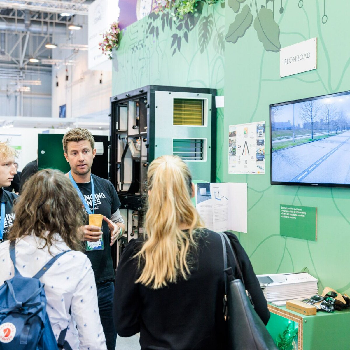 EworldEssen's tweet photo. That was day 2 of #Eworld23! 🧡 We are pleased about the many visitors, the well-attended forums and that we were able to welcome many international guests today at the Day of Consulates . What was your highlight today? https://t.co/d2KA8B7Z0v