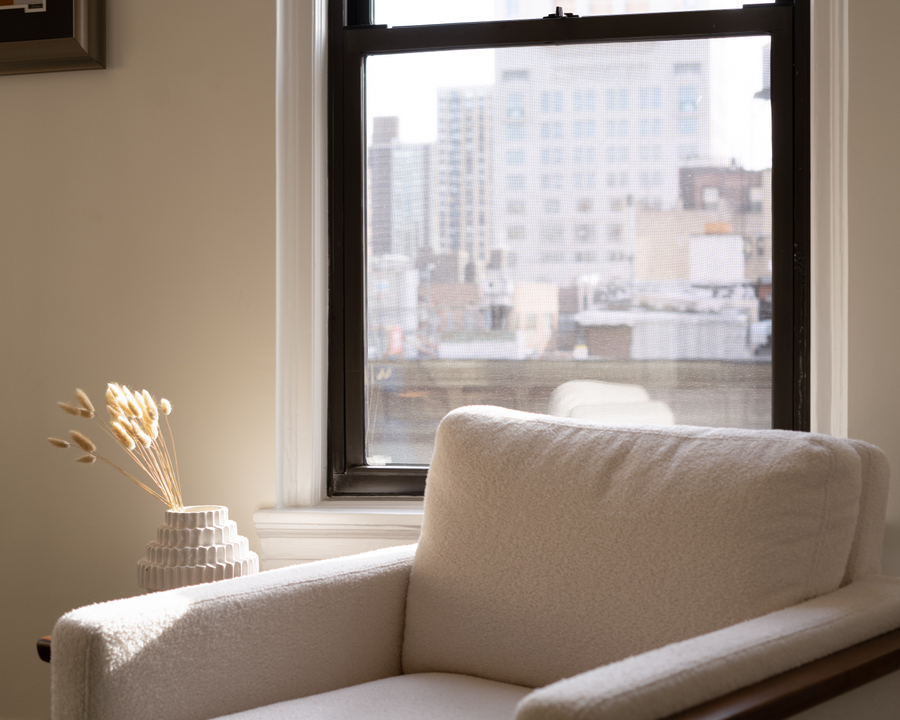 Views from the apartment accompanied by some tall grass. Every detail is important | Upper East Side 2.0
.⁣
.⁣
.⁣
.⁣
.⁣
#SMinteriors #interiordesign #design #custominteriors #luxuryinteriordesigners  #luxuryinteriors #urbaninteriors #moderninterior #residentia...