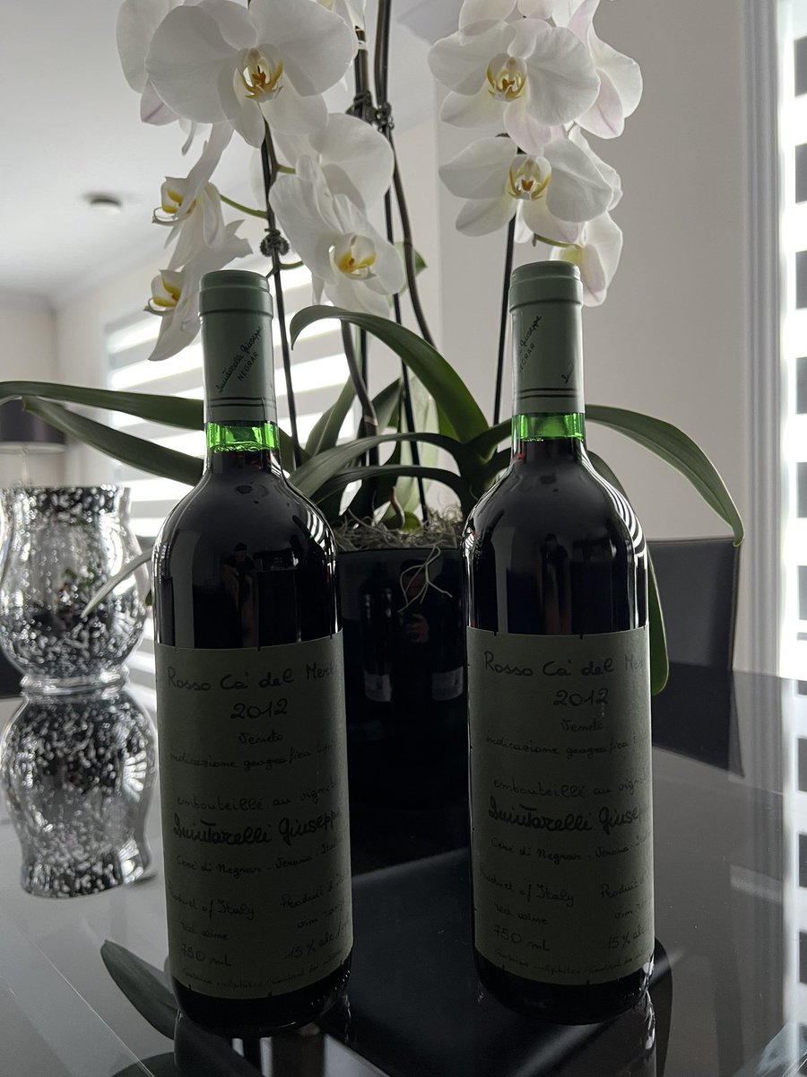 Green Giuseppe’s & white orchids @MTLWINEGUY @dpen_cc @BartlettBacchus @RussellVine1981 @Vinofilosofia @pietrosd @BsLegion @JohnMFodera @teamhrc #quintarelli