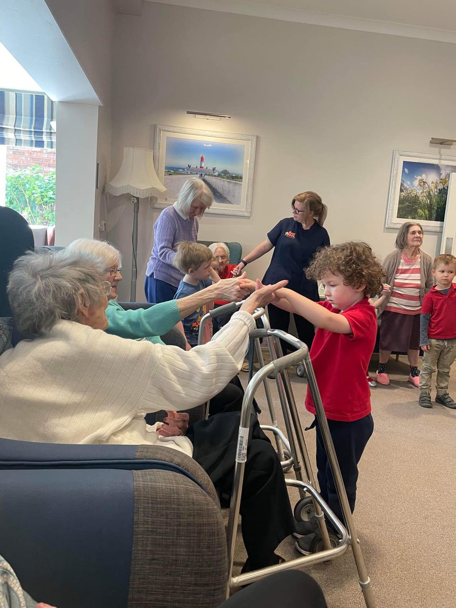 Wellburncare's tweet photo. What a fabulous day our resident's at St George's &amp; Glenholme House had when their friends at Little Movers came to visit for another fun day of intergenerational dancing sessions!

#littlemovers #dancing #getmoving #intergenerationalactivities #carehomeactivties #children https://t.co/P7MhfkQTun