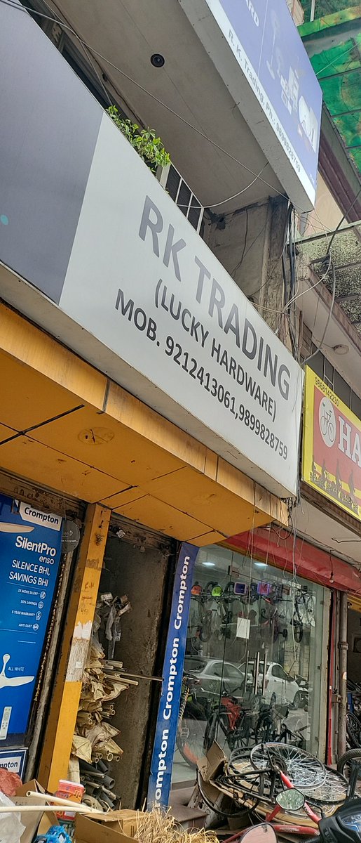 Tarunkharbanda6's tweet photo. @RBI @TOIDelhi @DelhiPolice 
Shops are not accepting 2000 note without giving any reason... simply says nhi chalega..

@RBI who is responsible for this?
Shop in Delhi only https://t.co/XIMstLdhKi