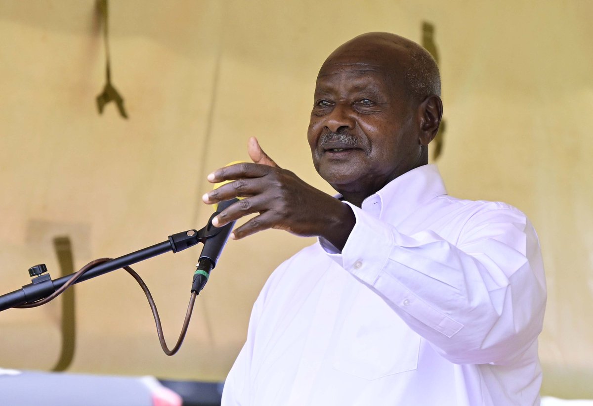 Update: By powers of Authority vested in him  under Article 99(2)of the 1995 constitution, President Museveni has directed that no Turkana pastoralist should cross to Uganda with fire arms & whoever does so will be charged with Terrorism.
#UBCNews