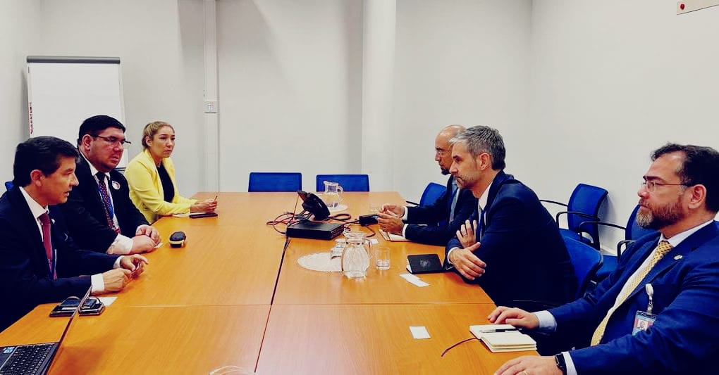 MJusticiaPy's tweet photo. Avance en la lucha contra el crimen organizado y narcotráfico: Ministro de Justicia de  Paraguay 🇵🇾 se reúne con Secretario Nacional de Justicia de Brasil (@augustodeAB)  🇧🇷 en Viena para fortalecer la cooperación en la prevención de estos  delitos.

🔗 https://t.co/GYb7PvQ34e https://t.co/feoLkB1DCX