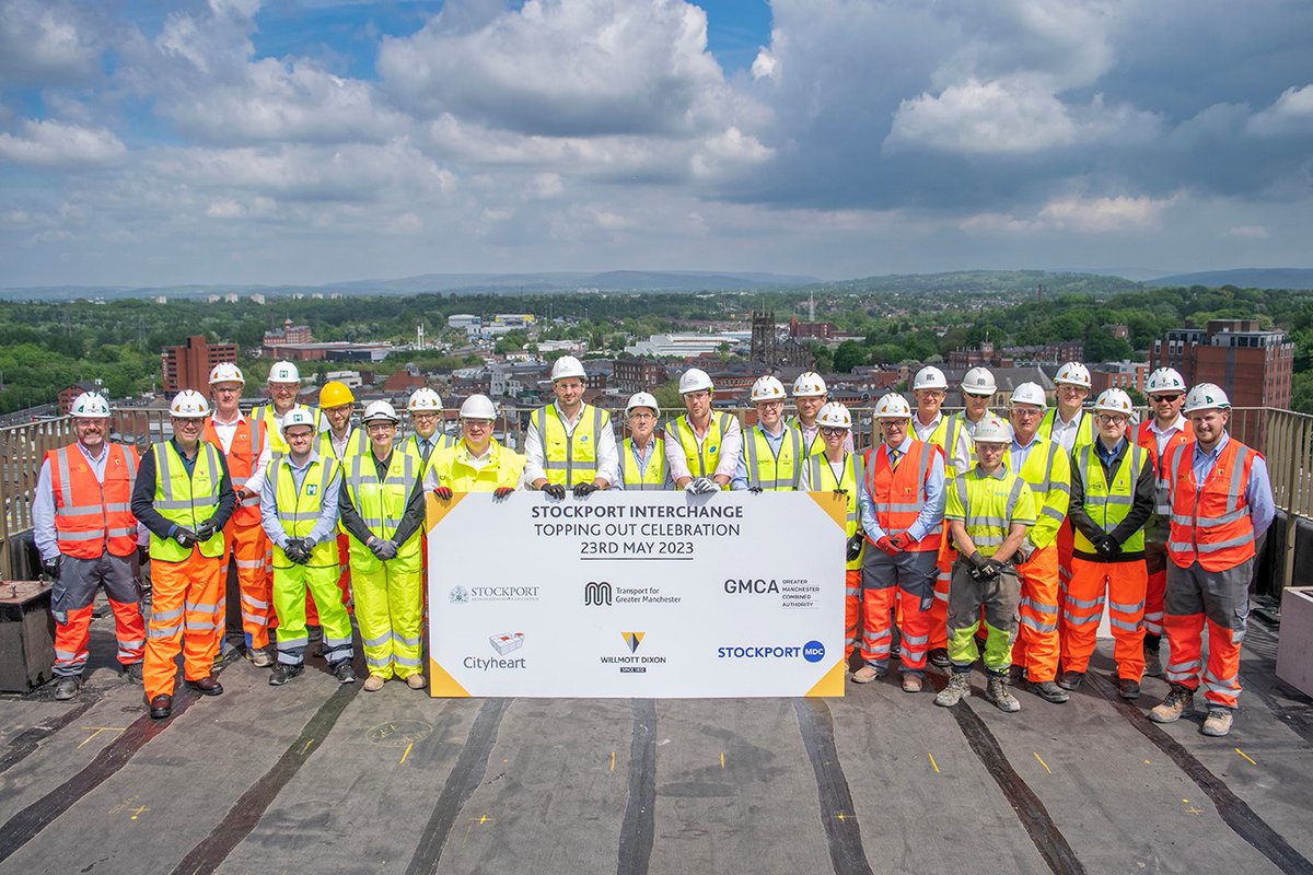 WillmottDixon's tweet photo. Topping out complete ✅

Yesterday, we celebrated topping out of the 14-storey, 196 apartment building at Stockport Interchange, marking another major milestone in the ongoing transformation of the town centre! 🏗️

Read more below 🧵

@Pagabo_ https://t.co/qSgl4kNub1