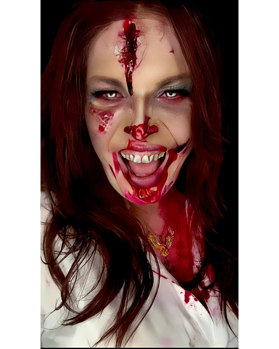 Kristannah_Drag's tweet photo. Ellie - Evil Dead Rise. Part 3. 🩸@EvilDead @RealAlyssaS @curleecronin #EvilDead   #cosplay #EvilDeadRise   #Drag @EvilDeadNews #AlyssaSutherland #maggotmommy https://t.co/v4XyXgJHfd