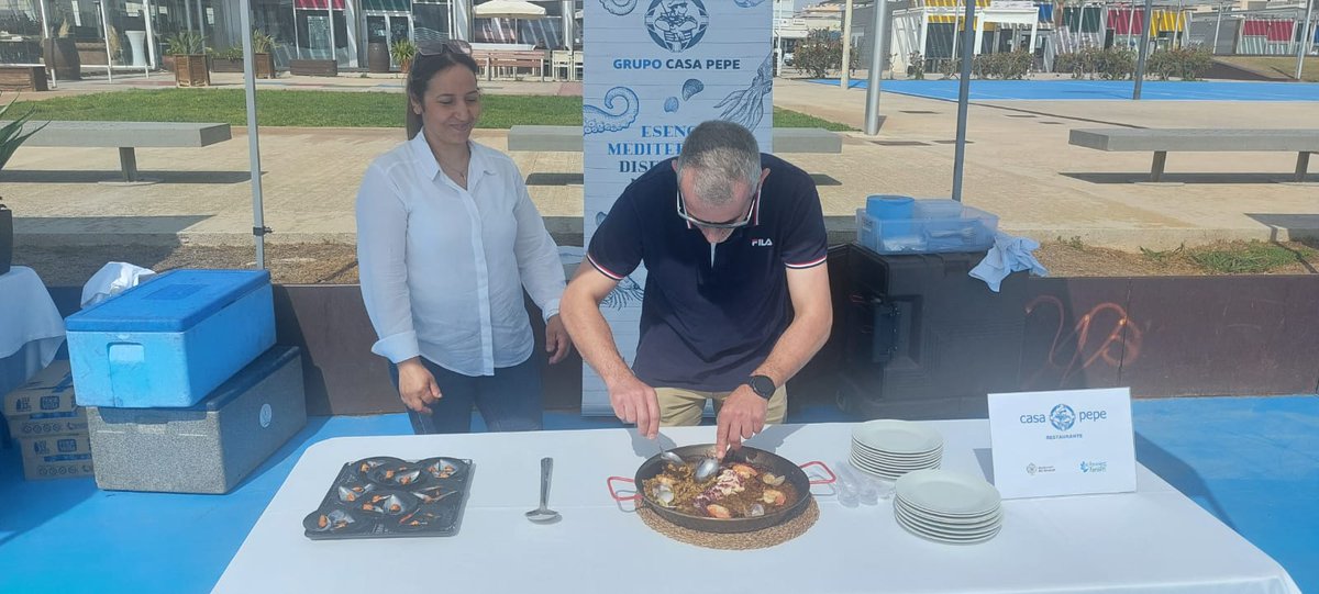 VisitCalafell's tweet photo. 🥘Des de @CalafellRadio ens arriben aquestes imatges de la Presentació de les Jornades Gastrònomiques de l'Arròs i els Tastets del Mar a Calafell, El Vendrell i Cunit 😎
📌 Port de Segur de Calafell
#VisitCalafell #JornadesGastronòmiques #Arròs https://t.co/7AlzFFxenN