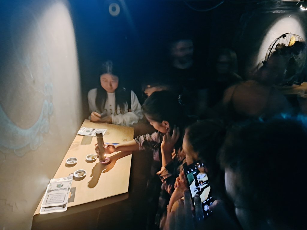 CarlosMYruela's tweet photo. Second night of Pint of Science accomplished 🍻!
We learned a lot with the 3 talks (@klausenhauser) and the #MicroNIR drug checking demonstration, and finished with a really fun show by @CatalystTheater.
Join tonight for more! #pint23 https://t.co/zP36iFj0Zv