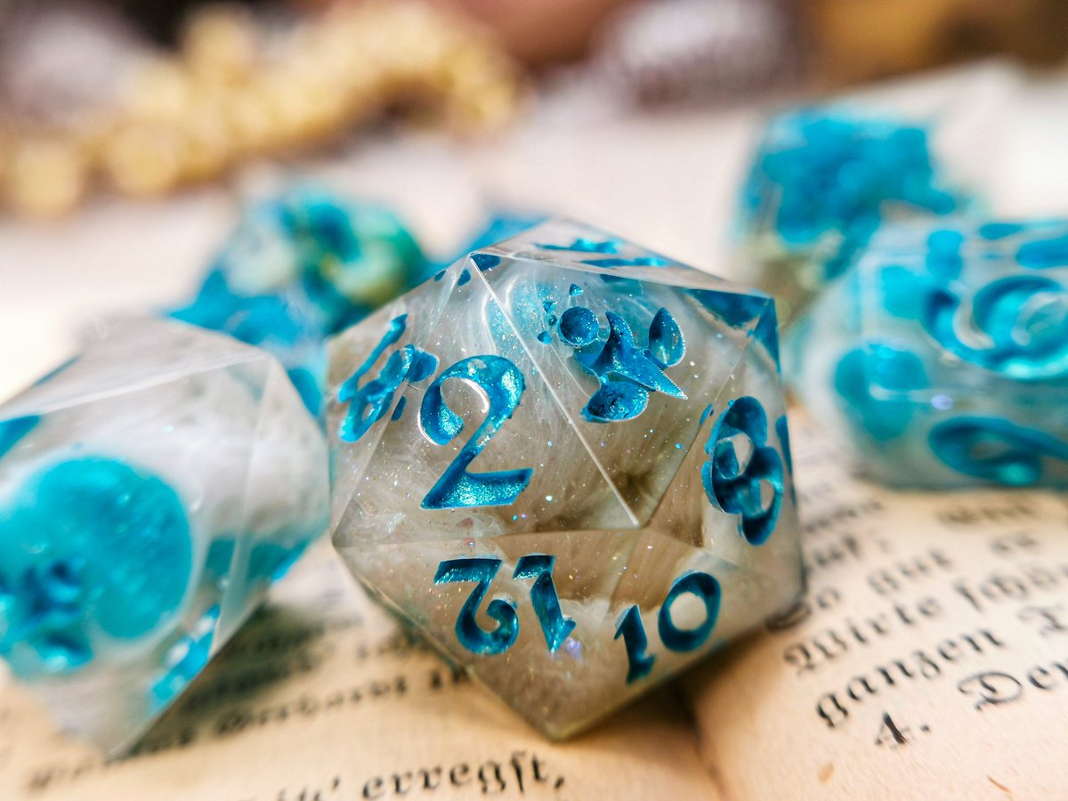 SpaethenArts's tweet image. Elven Moonstone 💙✨

etsy.com/de-en/shop/Spa…

#dicegoblin #d20 #diceaddict #tabletoprpg