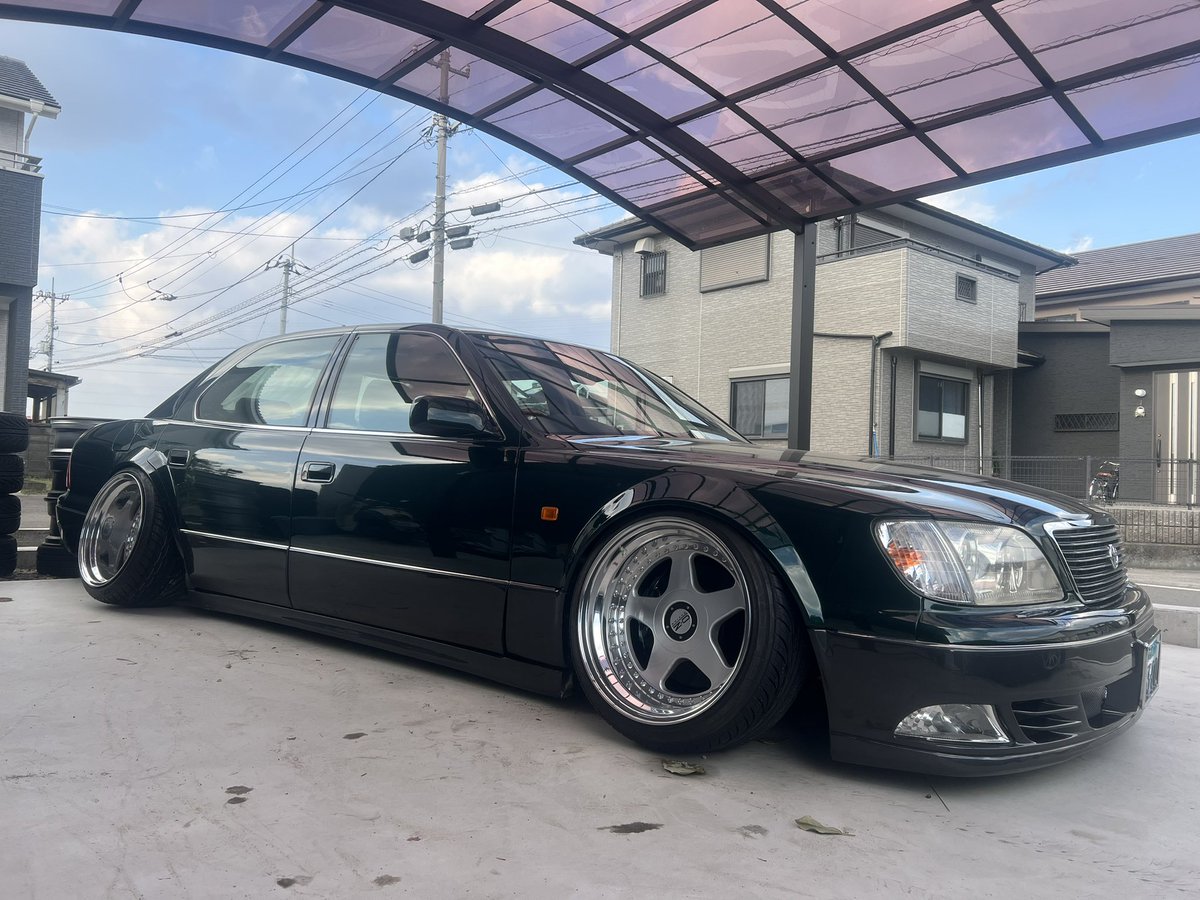 ACCE_kyohei5500's tweet image. 車は育休中のわたくし、育休中とか言いながらデコが割れるまで嫁に土下座して今年唯一の県外イベントに突撃予定です。

楽しみです。

デコワレは嘘です。

#VIPスタイル
#VIPSTYLE
#VIPスタイルミーティング
#vipstylemeeting