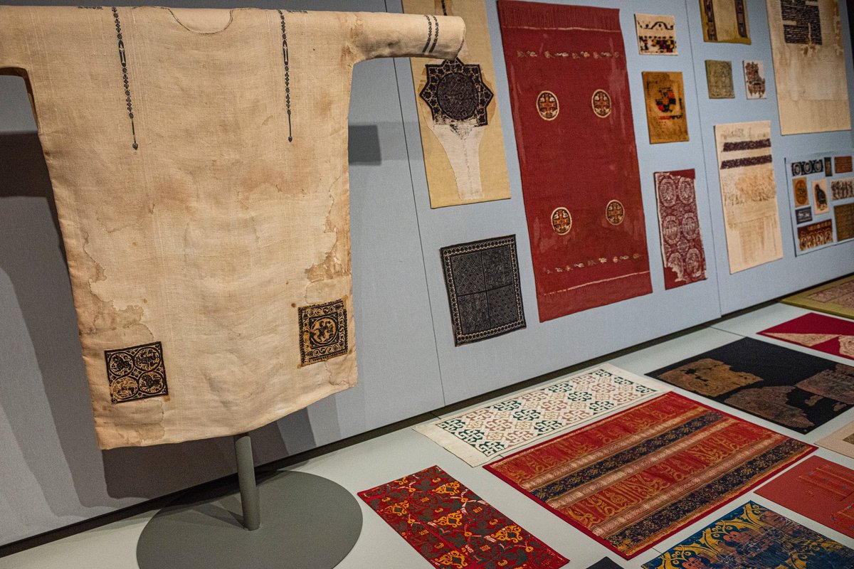 cdmtextil's tweet image. Divendres 26 de maig a les 11:00 h visita comentada gratuïta a l’#exposició “Un museu, mil trames”. Història del @cdmtextil,  dels #teixits, la #indumentària i el #col·leccionisme. inscripcions@cdmt.cat / 93 731 52 02.