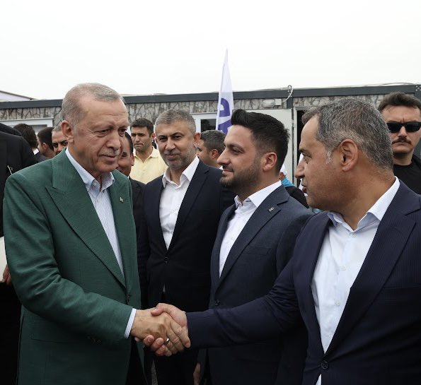 RefikSekerci's tweet photo. Dünya mazlumlarının umudu, #TürkiyeYüzyılı’nın mimarı Cumhurbaşkanımız Sayın @RTErdogan liderliğinde Türkiye’nin yükselişi devam edecek, 28 Mayıs’ta yeniden tarih yazacağız!🇹🇷🇹🇷 https://t.co/FsrYBylySa