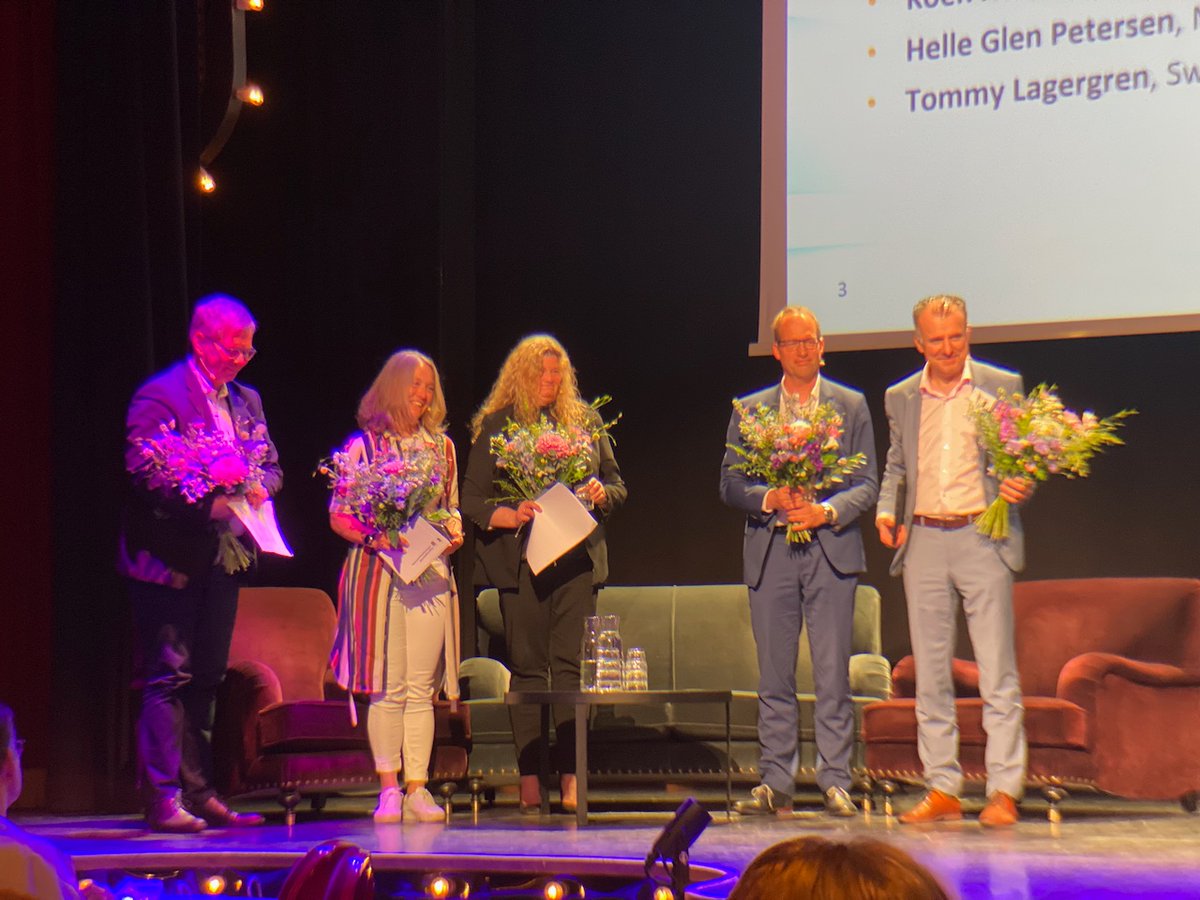 NVLDialogWeb's tweet photo. Doften av fรคrska blommor fyller Vasateatern i stan. Ljuvligt. #transversalskills
#EU2023SE
#EPALE
#erasmus
#vnfil
#transversalEU
#makingallskillsvisible
#EuropeanYearOfSkills https://t.co/bcENzaupuD