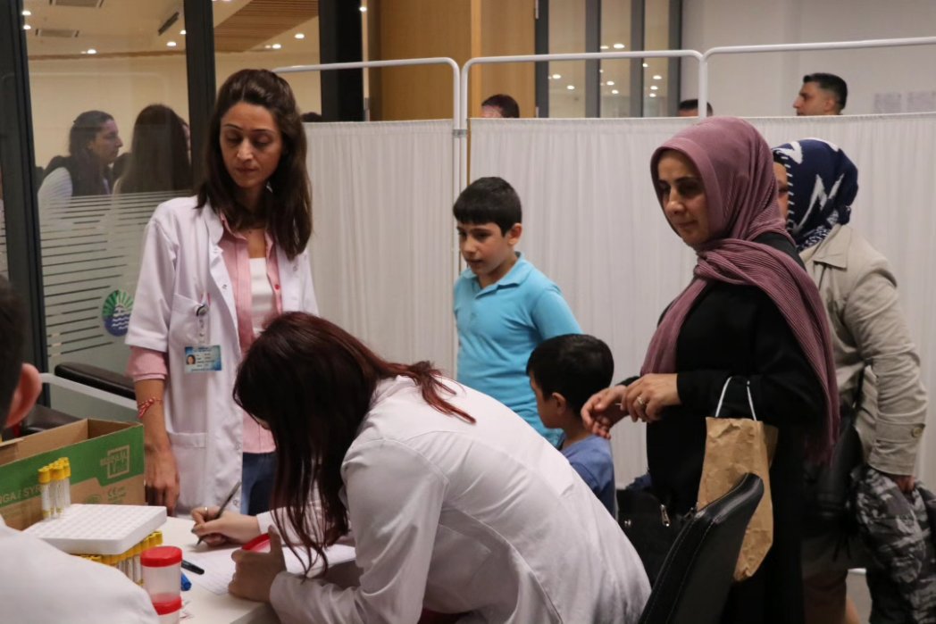 Sarıyer Belediyesi 14. Yaz Spor Okullarında yüzme branşına kayıt olmak isteyen çocuklarımızın bazı gerekli tetkiklerini yapıyoruz ☺️ Sağlığınız bizim için çok önemli ❤️