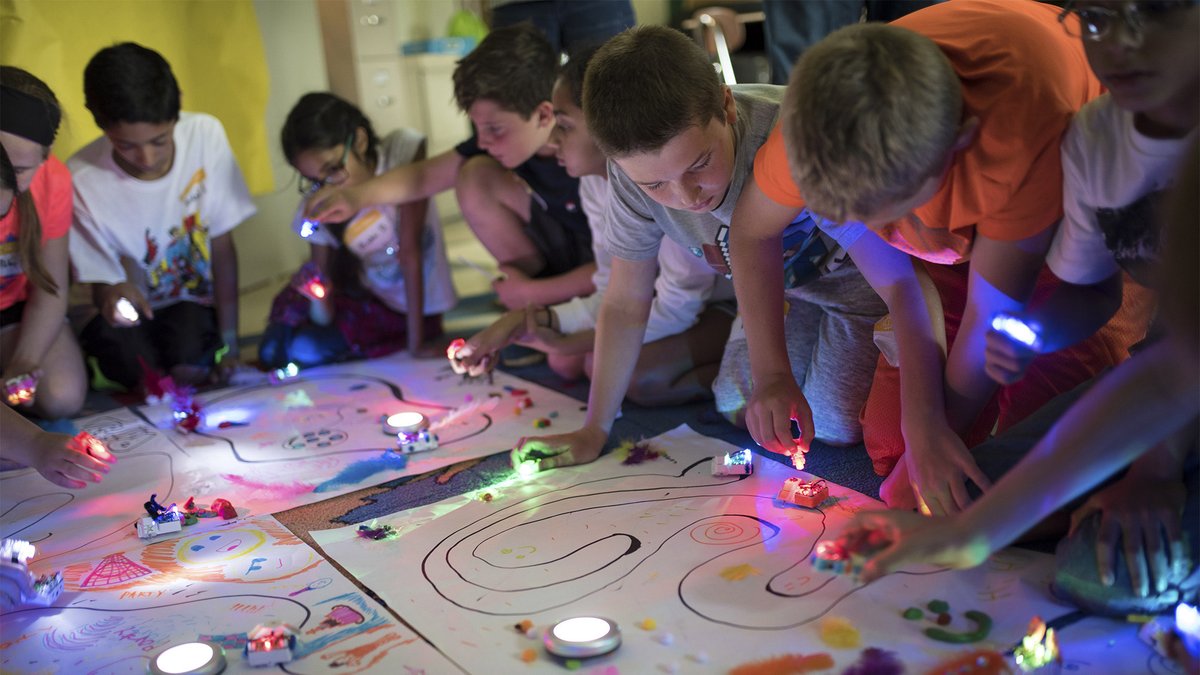 InventorsHOF's tweet image. Empower your students to build confidence, persistence and collaboration skills with the I Can Invent® Mindset. Discover more about our unique approach to #PBL and how it helps prepare students for the future. bit.ly/45pQdJy #PBLchat #EdTech