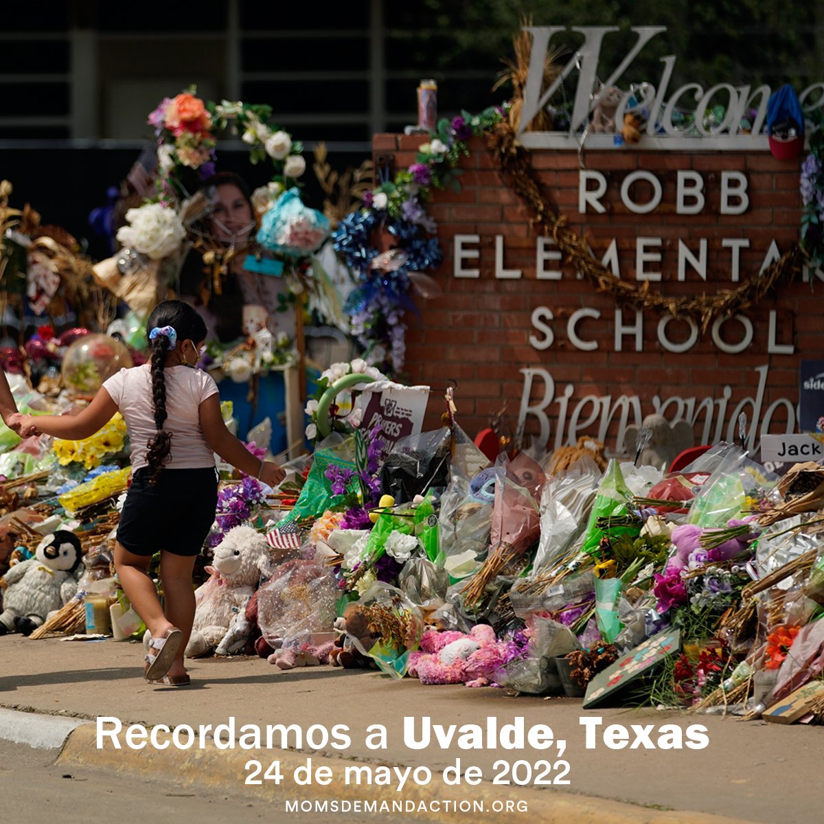 MomsDemand's tweet photo. On this day one year ago, 19 precious children and two beloved educators were killed in a horrific act of mass gun violence carried out by a gunman armed with an AR-style rifle at Robb Elementary School in Uvalde, Texas. Seventeen other people were wounded. https://t.co/VCNs8dQXfd