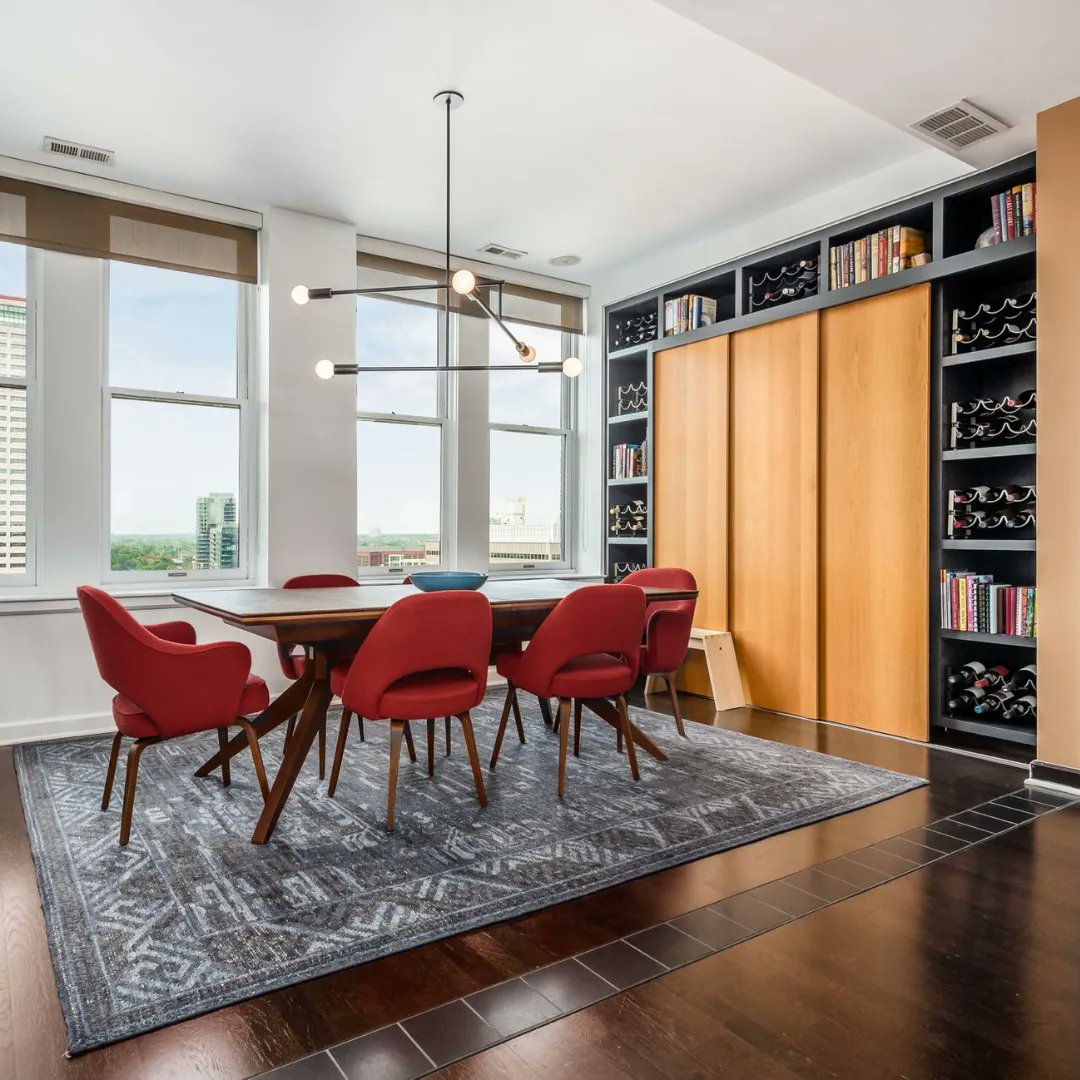 Dream_Baths's tweet photo. Captivating the essence of mid-century charm: Discover this stunning kitchen and dining room remodel nestled in the heart of Columbus, Ohio. ❤️  #kitchen #remodel #contractors #columbus #ohio #lifeincolumbus #onlyincolumbus #smallbusinessohio #craftsmanship #customhomeservices https://t.co/dBVe2uK75L