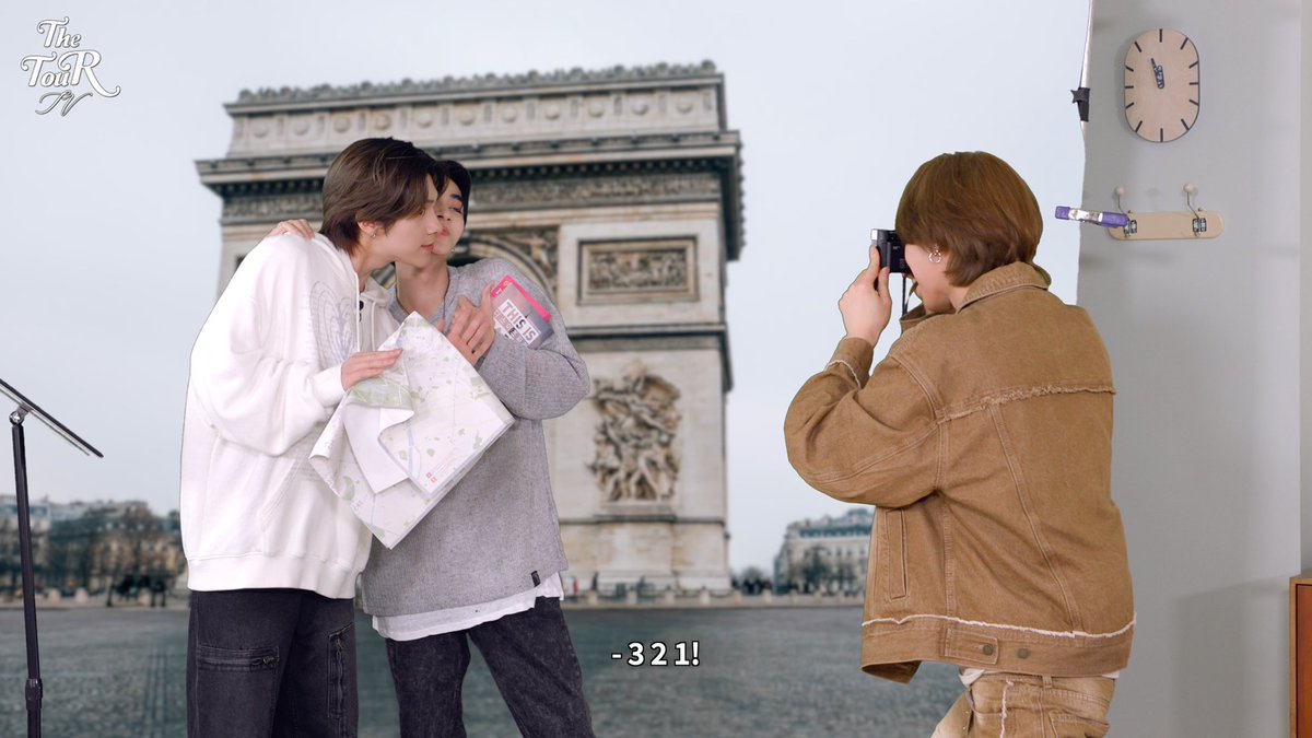 WayV_official's tweet photo. Stay Tuned!! | 🌍WayV Fanmeeting Tour TV📺

https://t.co/F5oMOpxUDy

#WayV_FanmeetingTour 
#WayV_Phantom #TourTV 
#HONGKONG #SINGAPORE #LONDON #PARIS
#WayV #WeiShenV #威神V https://t.co/T8wA5HiWUm