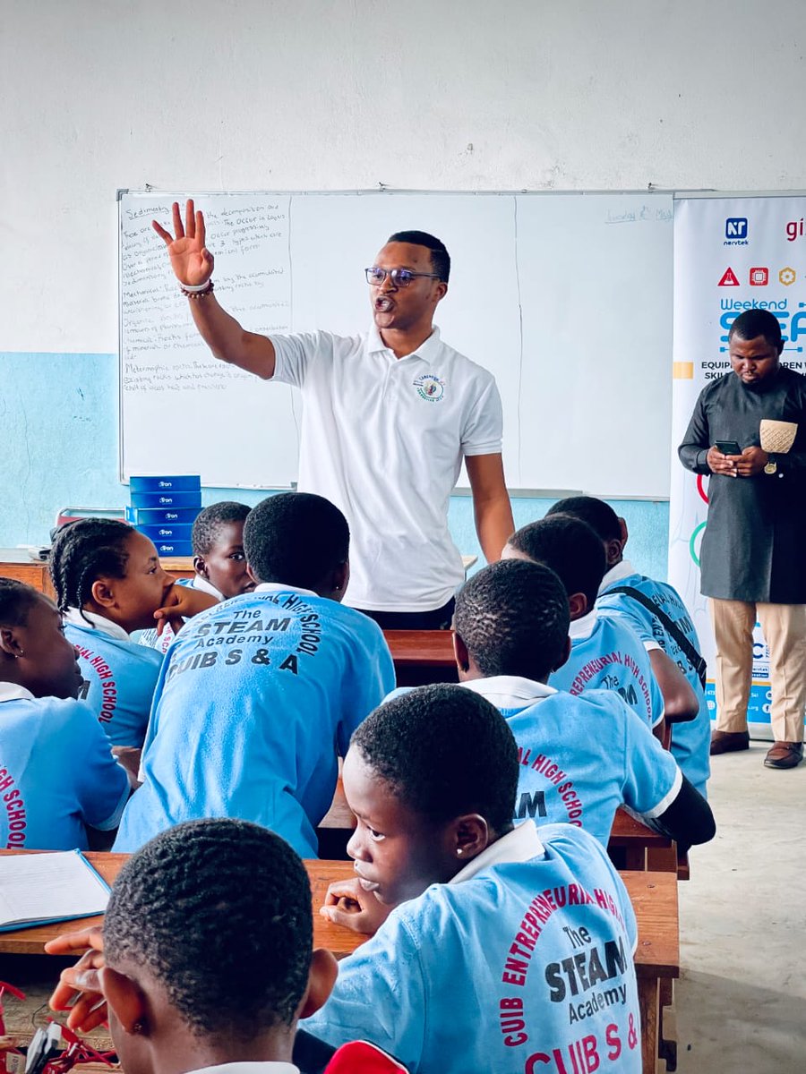 nzometia_n's tweet photo. The nTron™ Ignite Kit goes to the classroom ☑️.
We began a school tour of the nTron kit to do hands-on experiments with students who are our primary target of this product.
@nervtek_cii #nTron™ #Education #EdTech #Development #STEM #STEAM #Innovation #electronics #robotics https://t.co/weMo9gINJ9