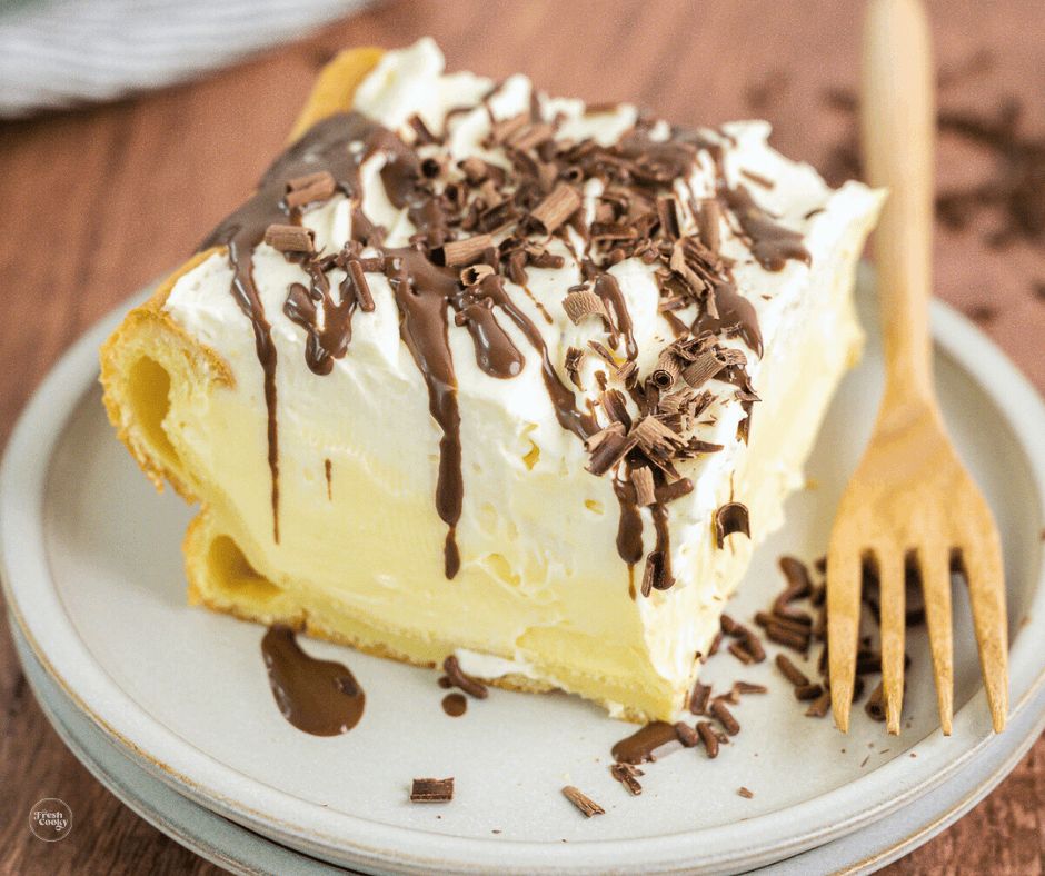 thefreshcooky's tweet photo. ππ° It's time to indulge in a delicious #ItalianCreamPuffCake! π€€π¨βπ³ Made with a giant cream puff, creamy vanilla custard, and light whipped cream topping, this make-ahead dessert is simply irresistible! ππ #ItalianCreamPuffCake #MakeAheadDessert #Yum π https://t.co/lC1XM4dCvs https://t.co/yQ5uS8u32r