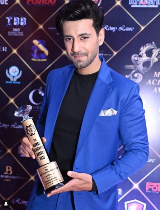 Karanvir sharma looks too handsome in royal blue suit

#rabbsehaidua #aditisharma #karanvirsharma #debattamasaha #richarathore #saakk #shauryaauranokhikikahani #shakhi #devir #devirmv #devirfans #shakhifans #celebrity #tellywoodupdate #tvupdates #tellyworld #televisionjodi